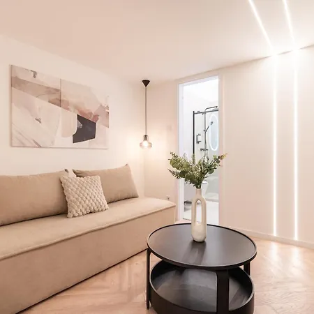 E22 - Boutique Apartments, Location By Bqa *