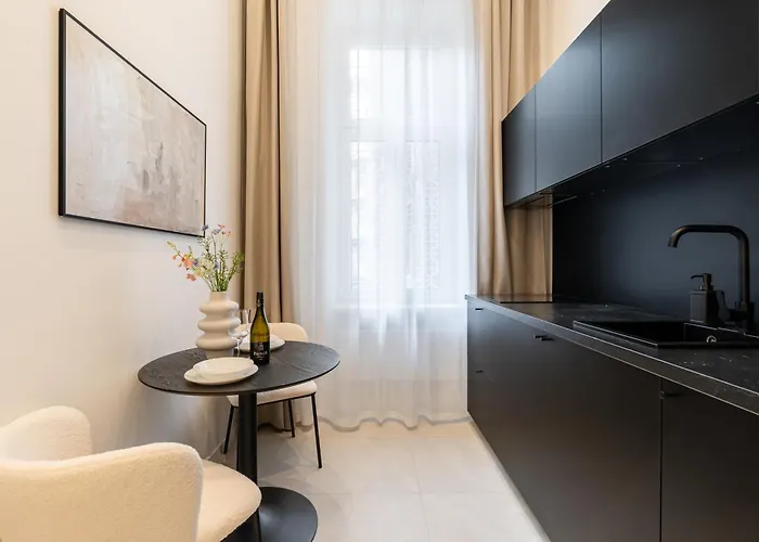 E22 - Boutique Apartments, Location By Bqa *